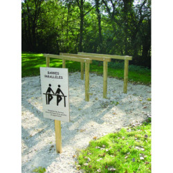 panneau consigne et échauffement parcours sportif